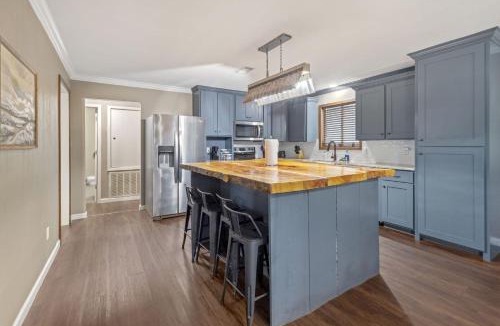 Westlake House | Modern Rustic Family Home in Westlake La
