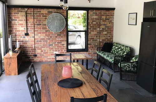 Allansford House | Modern rustic house in garden setting-5mins from Warrnambool.