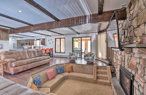 Briar Crest Woods House | Modern & Rustic lake home in Poconos