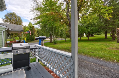 Sciota Cabin | Modern Rustic Retreat w/Private Trails & Stream