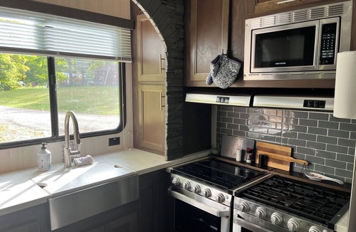 Grand Rapids House | Modern RV come “GLAMP” in style.