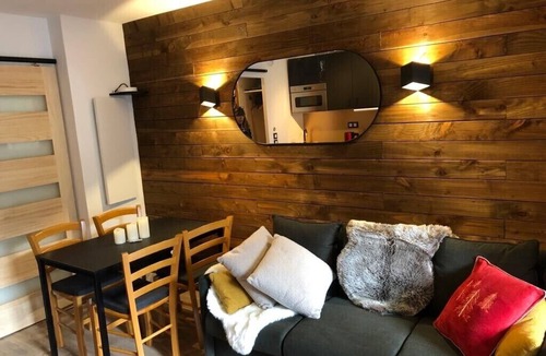 Saint-Etienne-de-Tinee Apartment | Modern studio centrally located in Auron with Mountain View's.