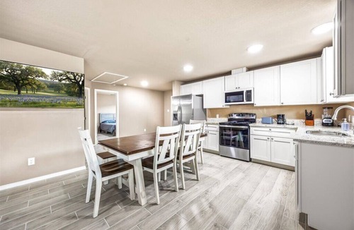 West San Antonio House | Modern San Antonio Getaway Near Riverwalk & Alamo!
