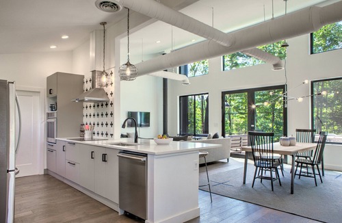 Old Fort House | Modern Sanctuary | Modern Amenities Amidst Rustic Charm