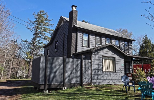 Tannersville Ski Chalet | Modern Sauna 8BR Sleeps 284+ HOT tub Just 5 mins to Hunter Mountain
