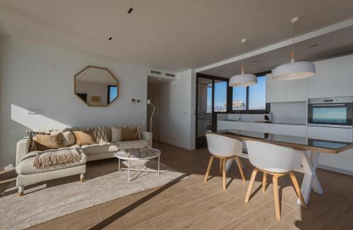 L'Albufereta Apartment | Modern sea front jacuzzi Blue Sky
