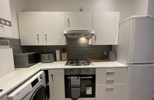 Cliftonville House | Modern Sea View Apartment