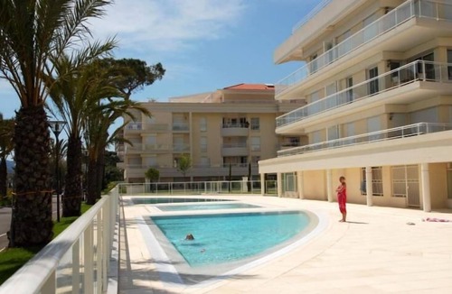 La Bocca Apartment | Modern Seafront 2-Bed Apt w Pool Cannes - 464