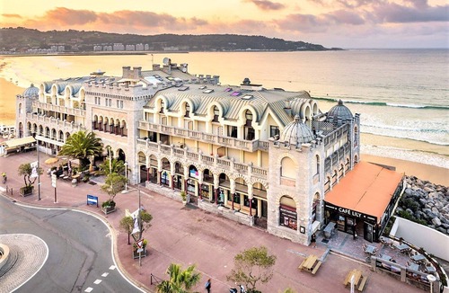 Hendaye Apartment | Modern seaside apartment with balcony and parking