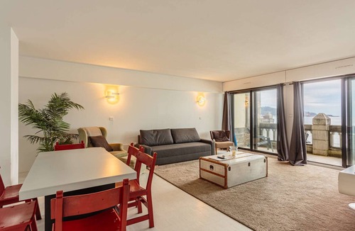 Hendaye Apartment | Modern seaside apartment with balcony and parking