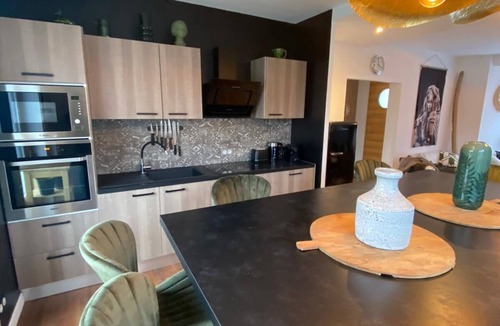 Jullouville Villa | Modern seaside villa