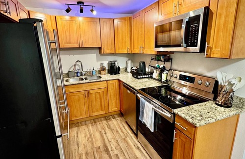 White Center House | Modern Seattle Two Bedrooms, Two Bathrooms + Private Deck, Hot Tub