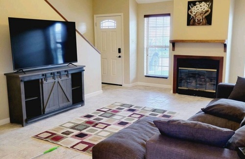 Beaumont House | Modern Secluded 2 BR 1.5 Bath