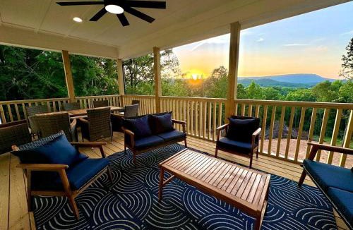 Rossville House | Modern Secluded Cabin with Hot Tub and Mountain Views in Fairview, Georgia
