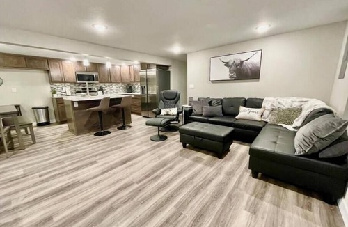 Columbia House | Modern Seclusion