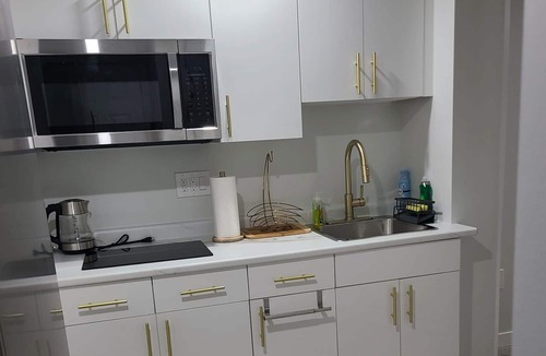 Winnipeg Apartment | Modern, serene & cozy 2 bedroom | Ideal for travelers, families & work trips