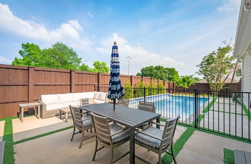 Lower Greenville House | Modern Serenity: 3 Beds of Calm & Style