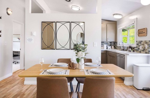 Shoreline House | Modern Single-Level 2BR | Easy Access & Office