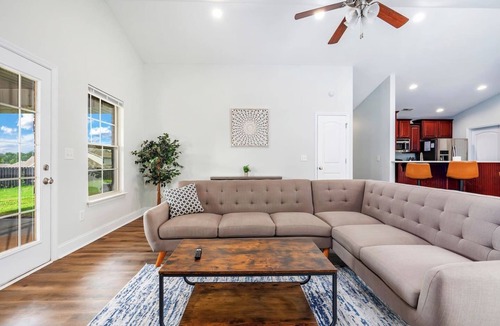 Madison House | Modern Single Story Home