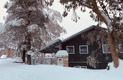 Falls Creek Apartment | Modern ski in ski out