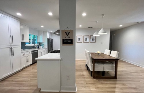 North Austin Civic Association House | Modern Smart Home - Central & Quiet Location!