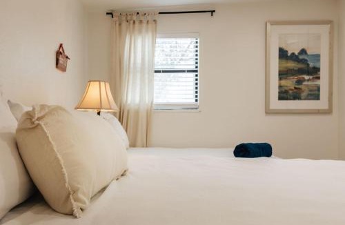 Sweetbriar Apartment | Modern SoCo Stay with King Bed, Dedicated Workspace & Walkable to Cafes