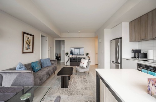 Flemingdon Park Apartment | Modern Sonic Way Condos