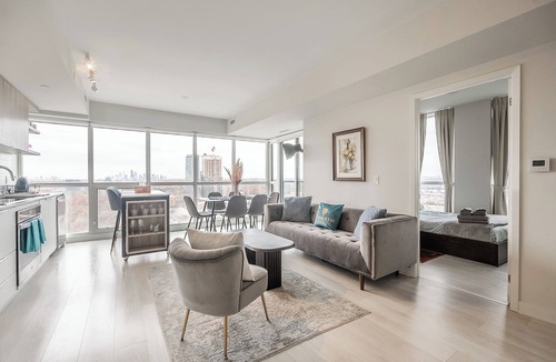 Flemingdon Park Apartment | Modern Sonic Way Condos