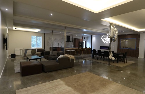 Kirkland House | Modern Sophisticated Lounge Style