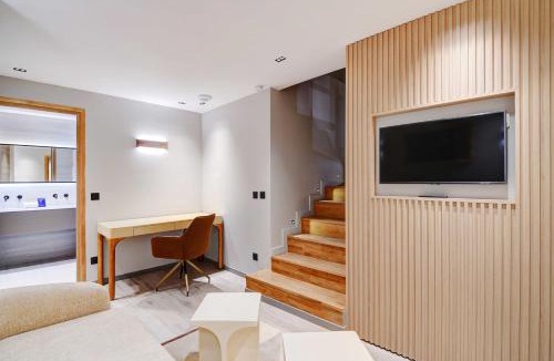 Quartier du Mail Apartment | Modern souplex a c 2BR 6P– Near the Louvre Museum