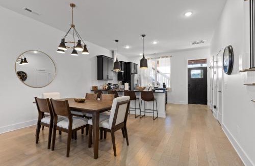 Chattanooga House | Modern Southside Townhome 2 Decks Near Dtwn