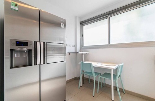 Sant Adria de Besos Apartment | Modern Spacious 3-Bedroom Apt with Pool near Beach