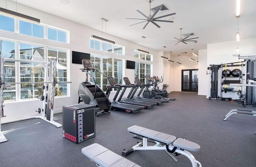 Kyle Apartment | Modern, Spacious 1 bd Apt with Pool, Full Gym & Pet Friendly