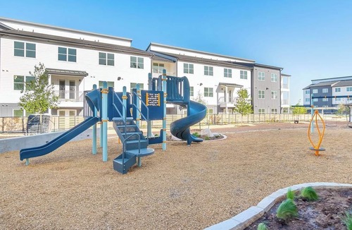 Kyle Apartment | Modern, Spacious 1 bd Apt with Pool, Full Gym & Pet Friendly