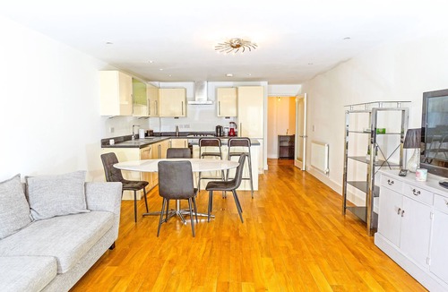 Plaistow and Sundridge Apartment | Modern Spacious 2-Bed Apartment in London