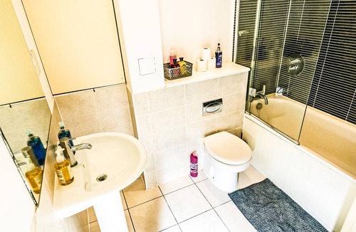 Plaistow and Sundridge Apartment | Modern Spacious 2-Bed Apartment in London