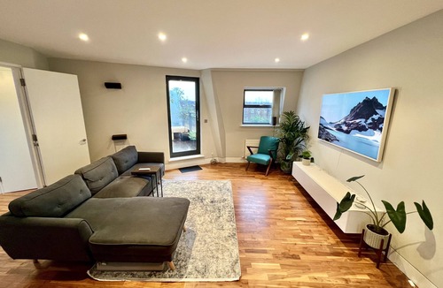 Balham Apartment | Modern, spacious 2 bedroom apartment in Balham centre