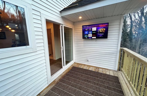 Norwalk Apartment | Modern & Spacious 2 Bedroom in SONO!