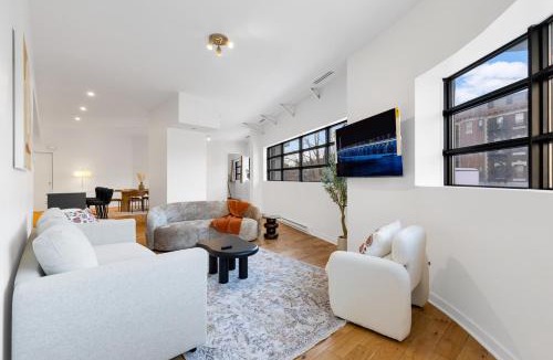 Cote-Des-Neiges—Notre-Dame-De-Grace Apartment | Modern & Spacious 2 bedrooms in Montreal