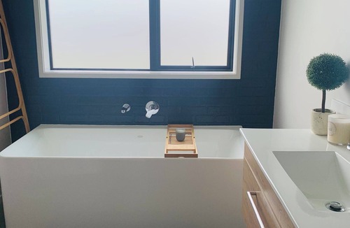 New Plymouth House | Modern & Spacious 2yo Home