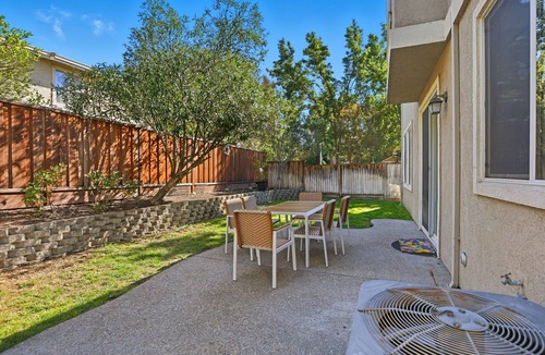 Dublin House | Modern Spacious 3 BD/2.5 BA - King Suite - Office