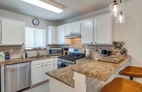 Frisco House | Modern & Spacious 3BD/2BA Luxury in Central Frisco