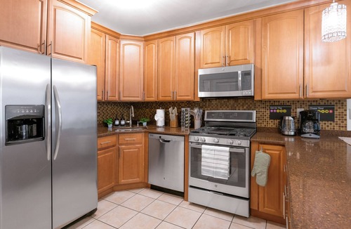 Hoboken Condo | Modern Spacious 3BR Oasis <15 min to PATH
