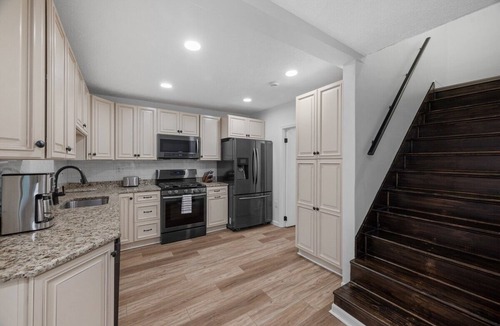 Bakerstown Apartment | Modern & Spacious 4 Bdr Apt in Gibsonia/Pittsburgh