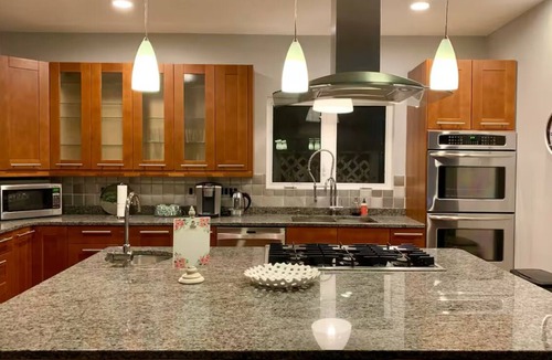 East Somerville Apartment | MODERN Spacious 4bed 2bath HARVARD MIT BOS Cambridge Somerville walk everywhere!