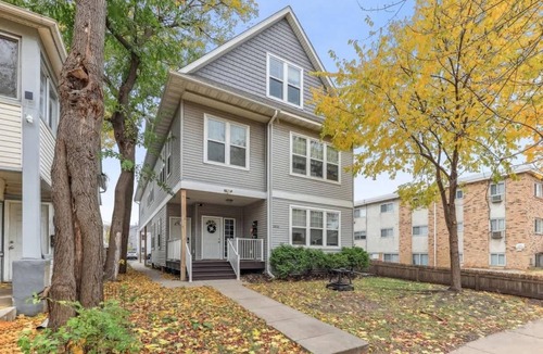 Lyn-Lake Condo | Modern Spacious 5 Bed 4 Bath Home Near Downtown