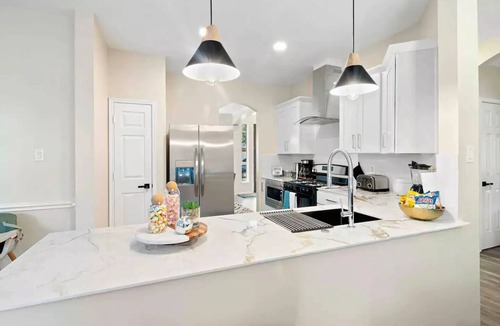 Barker House | Modern Spacious 5BD Home W Hot Tub Katy TX