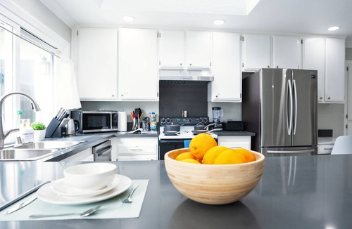 East San Jose House | Modern Spacious 5BR Retreat - Games & Large Yard