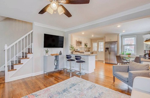 Parkville House | Modern & Spacious: 9 Mi to Dtwn Baltimore