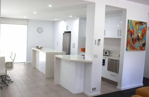 Anglesea Apartment | Modern, spacious apartment within walking distance to everything in Anglesea🔆🐠